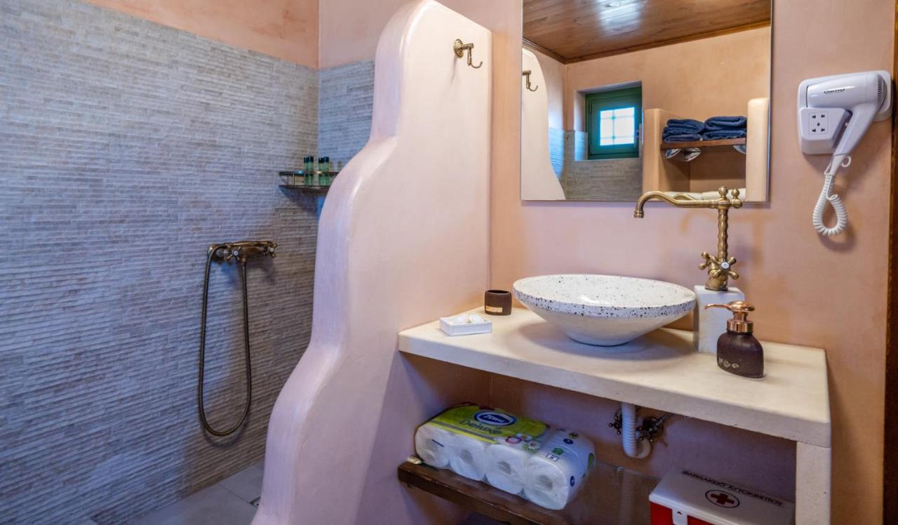 Aggel'S House - Stone House - Private Pool - Courtyard - Countryside Views Villa Kato Episkopi ภายนอก รูปภาพ